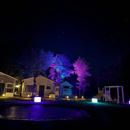 Lumi Resort Domki Letniskowe Z Podgrzewanym Basenem Rewal Kültér fotó