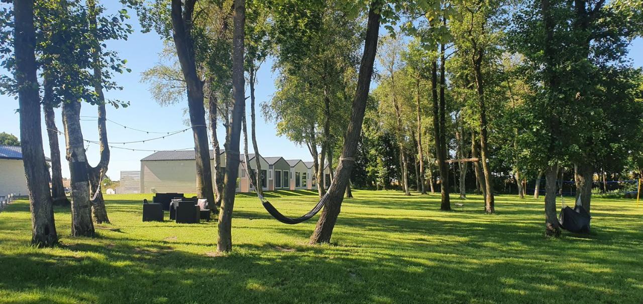 Lumi Resort Domki Letniskowe Z Podgrzewanym Basenem Rewal Kültér fotó
