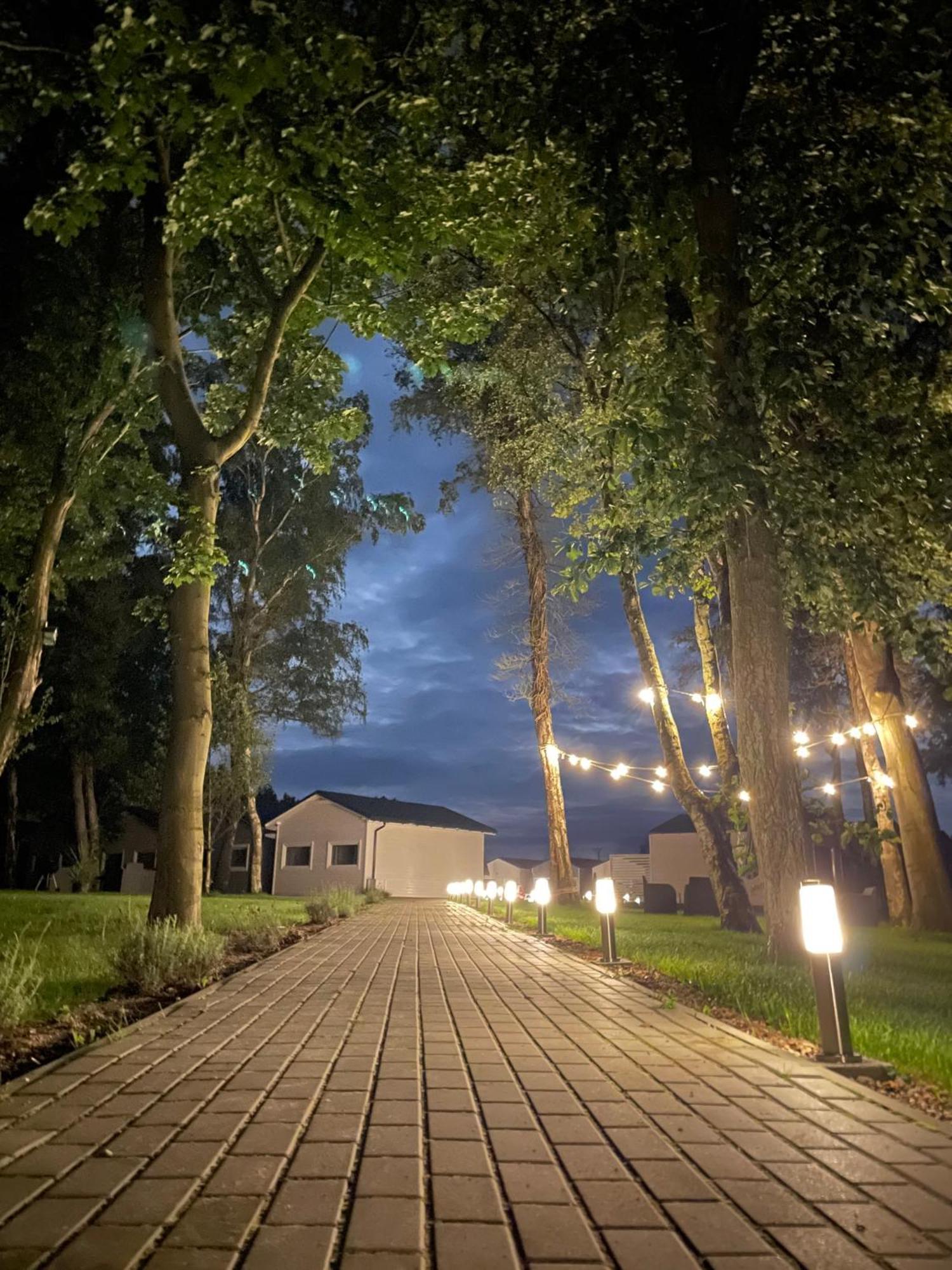 Lumi Resort Domki Letniskowe Z Podgrzewanym Basenem Rewal Kültér fotó