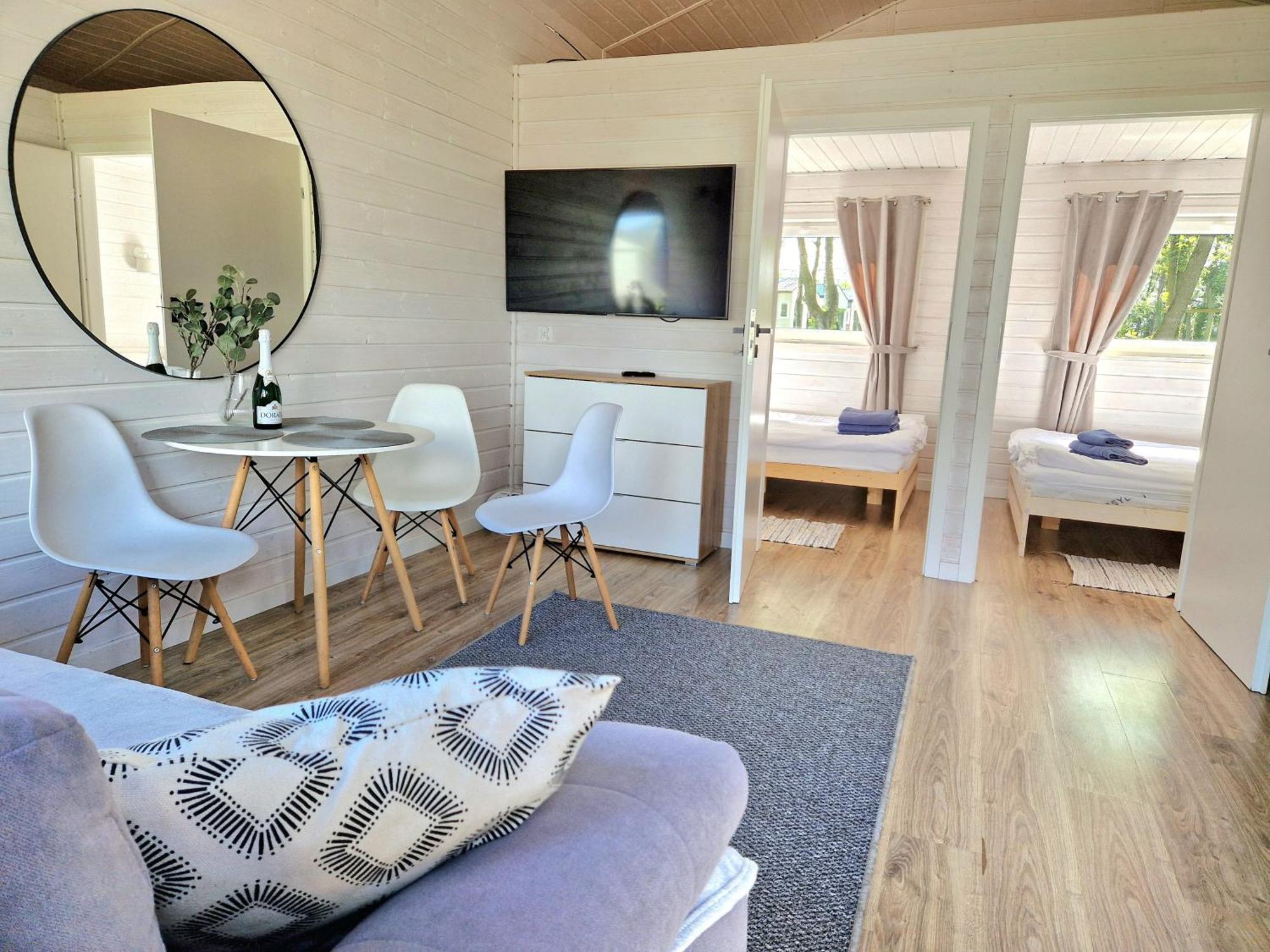 Lumi Resort Domki Letniskowe Z Podgrzewanym Basenem Rewal Kültér fotó