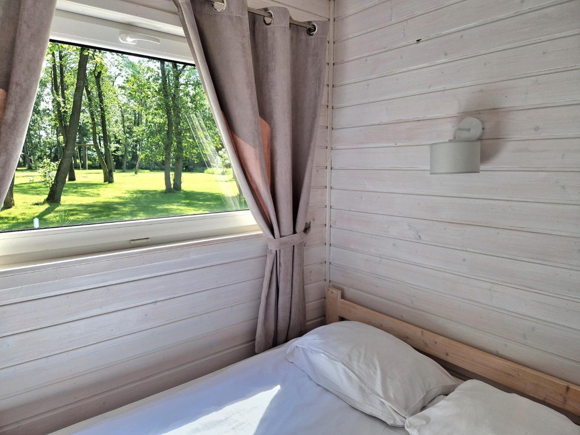 Lumi Resort Domki Letniskowe Z Podgrzewanym Basenem Rewal Szoba fotó
