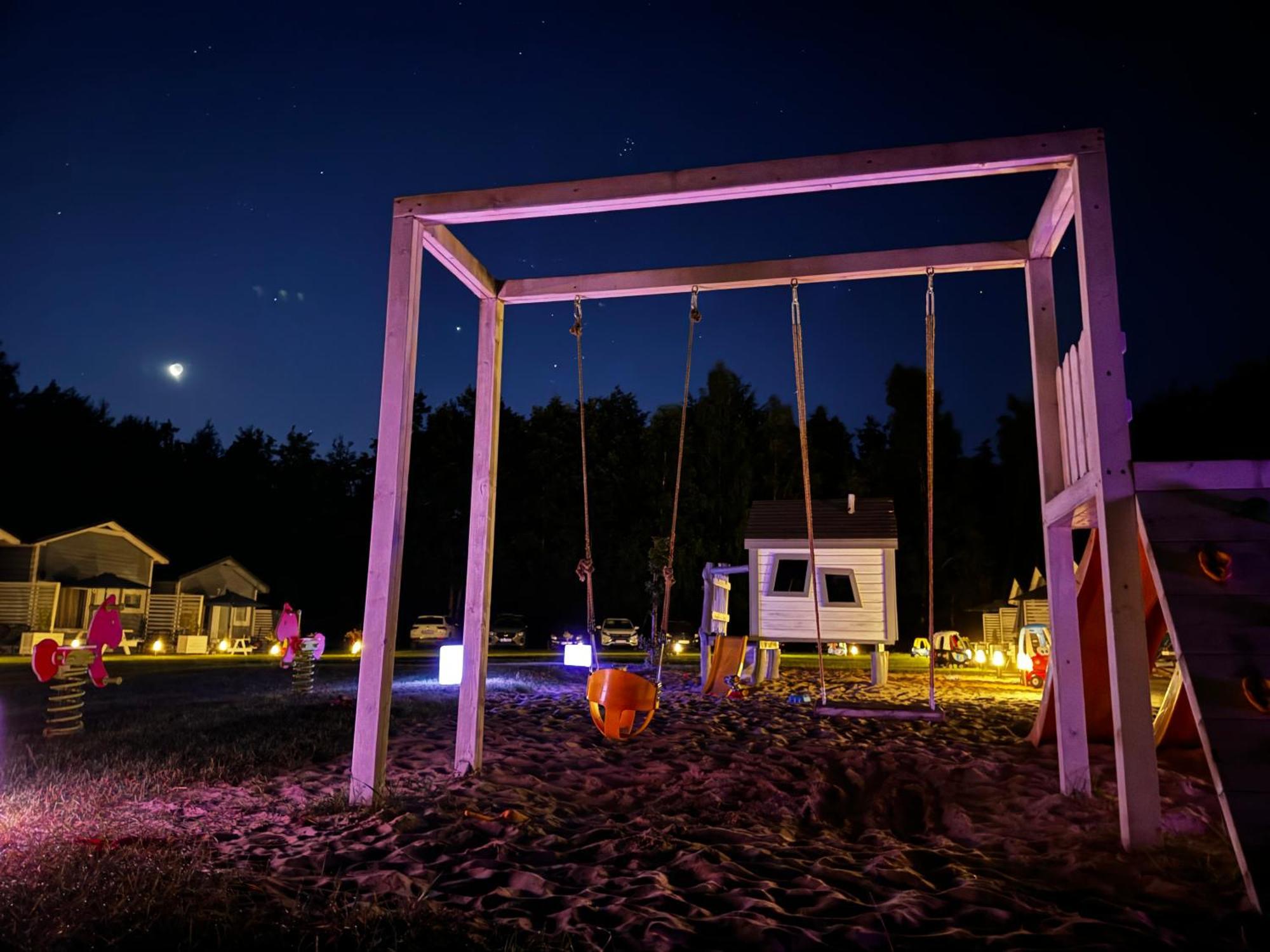 Lumi Resort Domki Letniskowe Z Podgrzewanym Basenem Rewal Kültér fotó